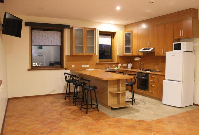 سوئیت 2 خوابه, Vidų Guest House