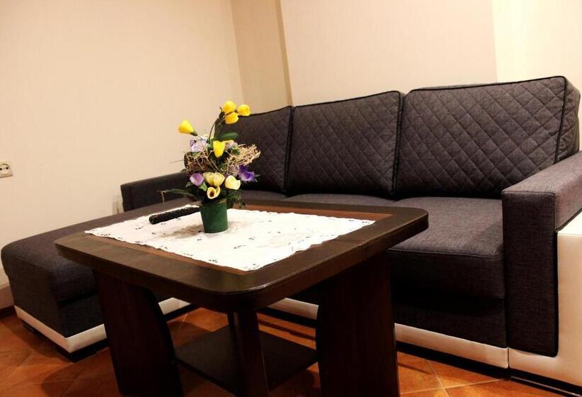 سوئیت 2 خوابه, Vidų Guest House