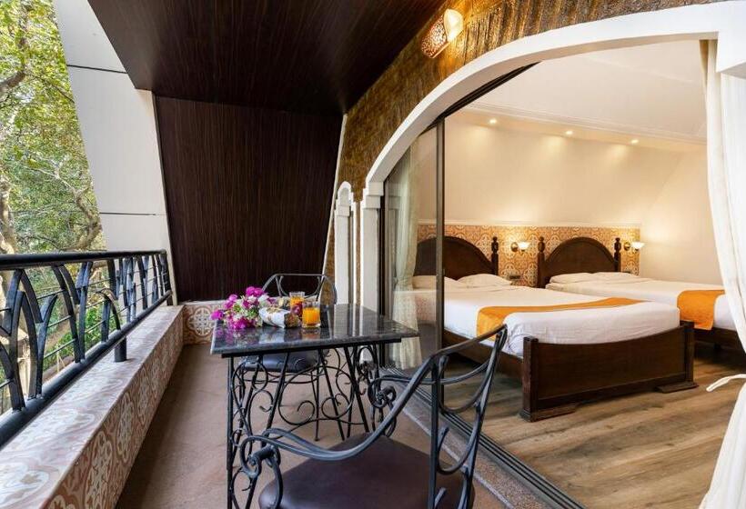 غرفة قياسية مزوَّدة بشُرفة, Valley View Grand Resort, Panhala   Premium Resort Hotel In Panhala