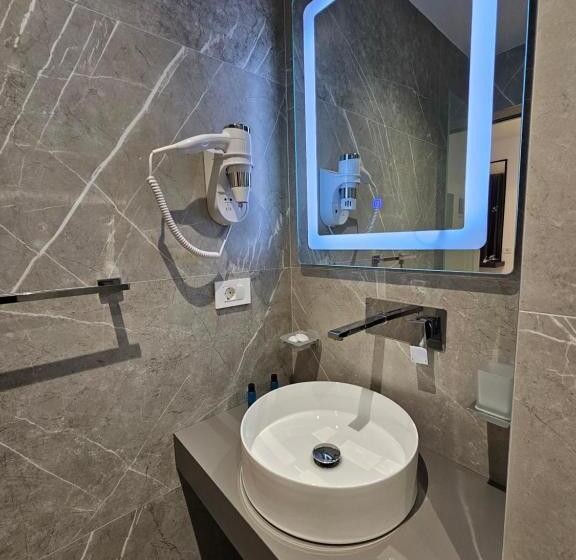 디럭스 룸, Adele Hotel Ksamil