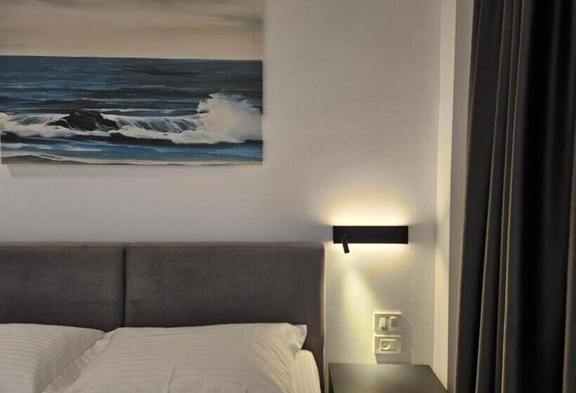 디럭스 룸, Adele Hotel Ksamil