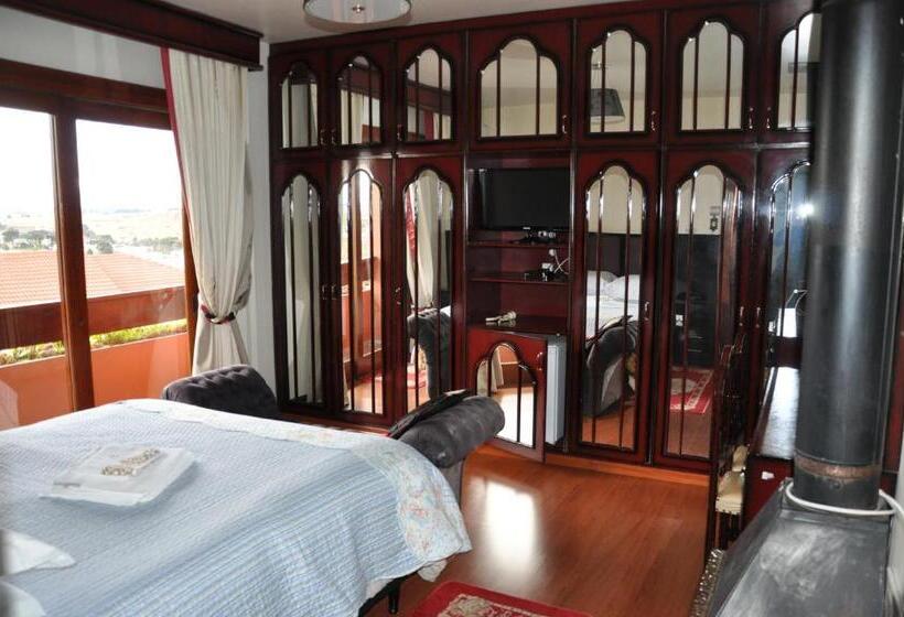 جناح مزوَّد بشرفة, Pousada Monte Carlo