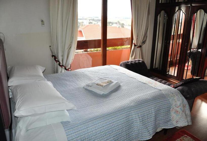 جناح مزوَّد بشرفة, Pousada Monte Carlo