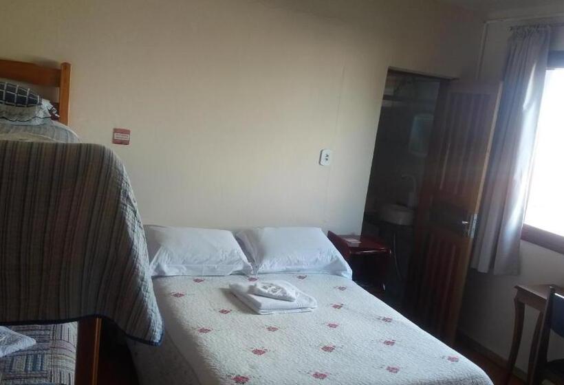 غرفة عائلية, Pousada Monte Carlo