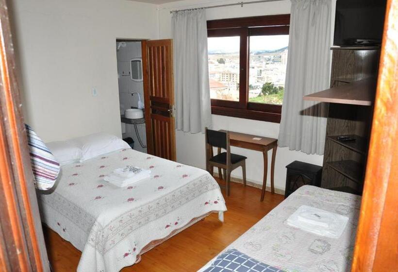 غرفة عائلية, Pousada Monte Carlo