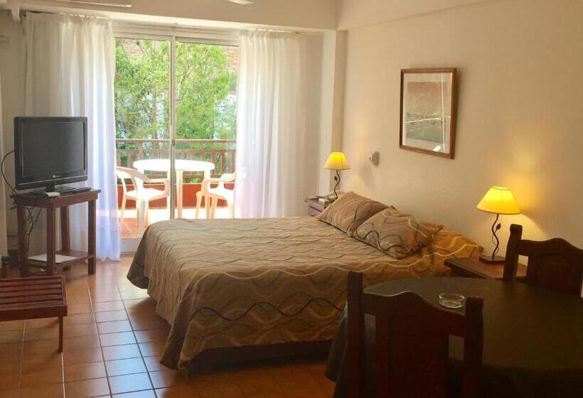 דירת חדר, Amari Suites