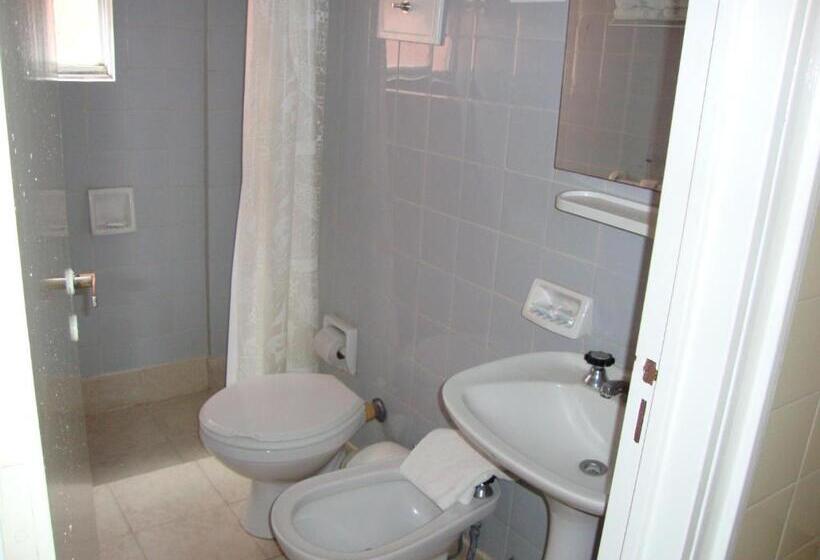 דירת חדר, Amari Suites