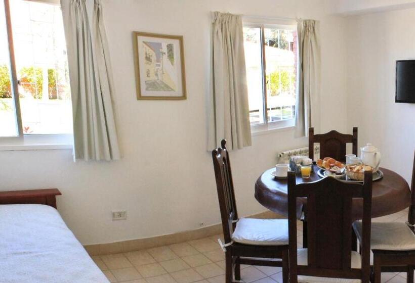 דירת חדר, Amari Suites