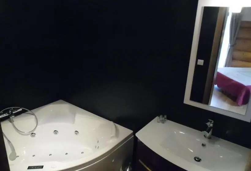 バスタブ付きスタンダードルーム, Chambres D Hôtes Les Rondins De La Fecht