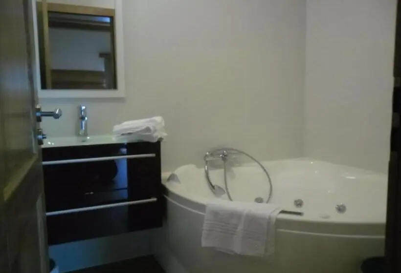 バスタブ付きスタンダードルーム, Chambres D Hôtes Les Rondins De La Fecht