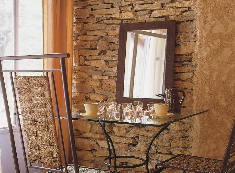 غرفة قياسية, Le Mas De La Pinède