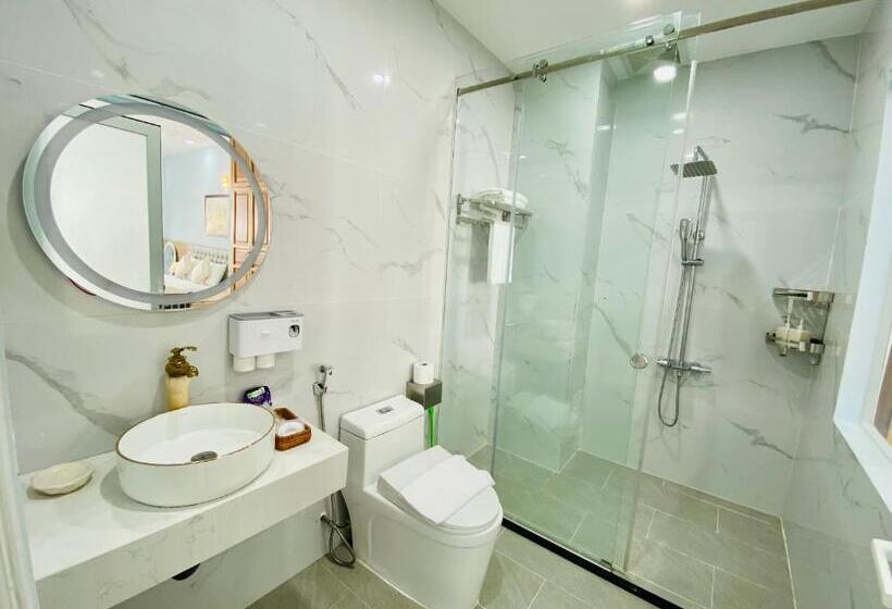 اتاق استاندارد با تخت بزرگ, Nắng Homestel Tây Ninh