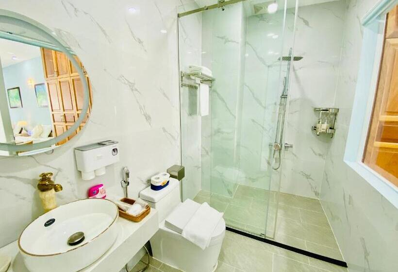 اتاق استاندارد با بالکن, Nắng Homestel Tây Ninh