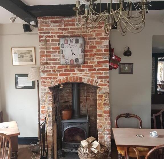 اتاق استاندارد با بالکن, Glamping At The Fox Inn Bramdean