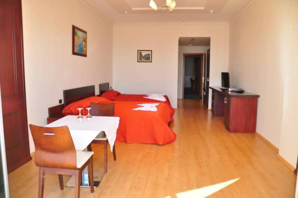 חדר סטנדרט לשלושה עם נוף לגינה, Dajti Park Resort