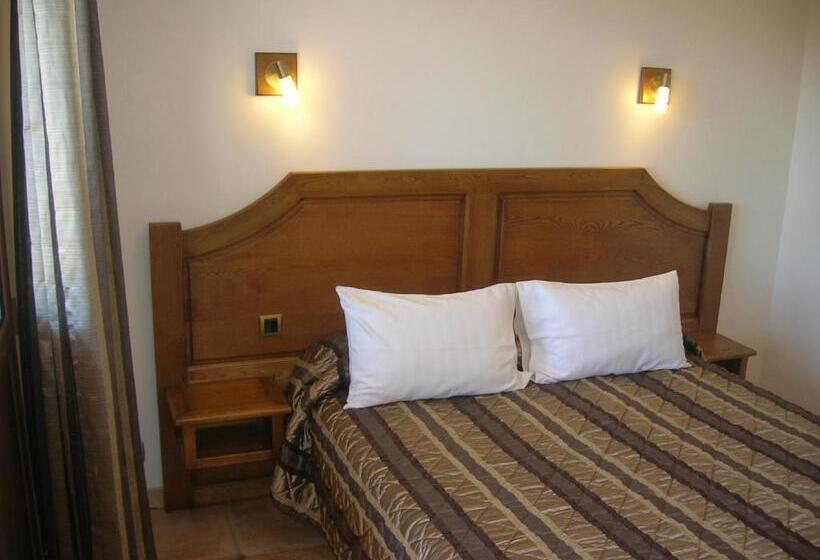 스탠다드 룸, Aux Vieux Arceaux