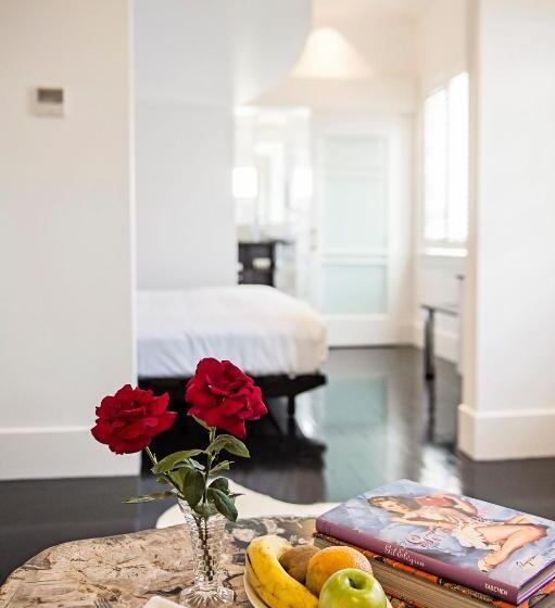 סוויטה, Circa 1936