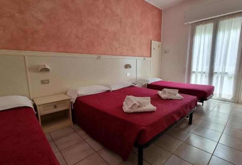 四人标准间, Costanza