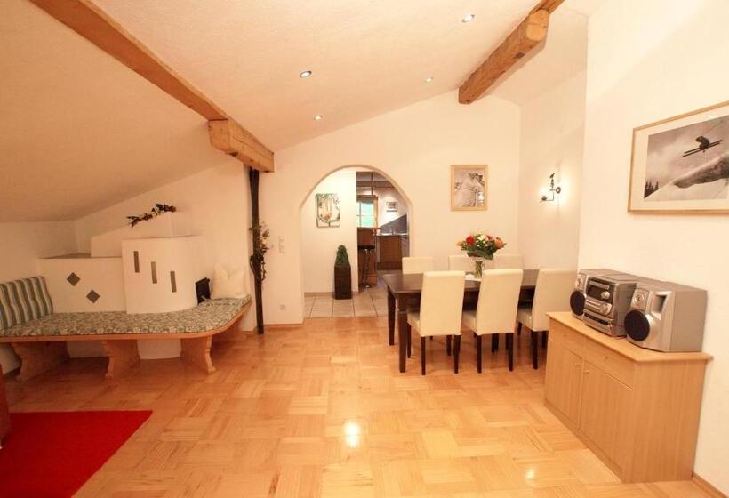 דירת שני חדרים, Garni Rauch