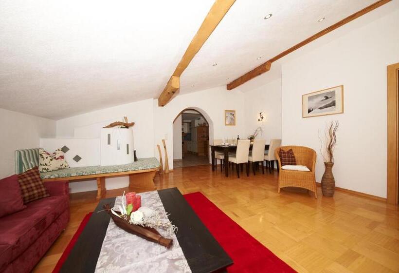 דירת שני חדרים, Garni Rauch