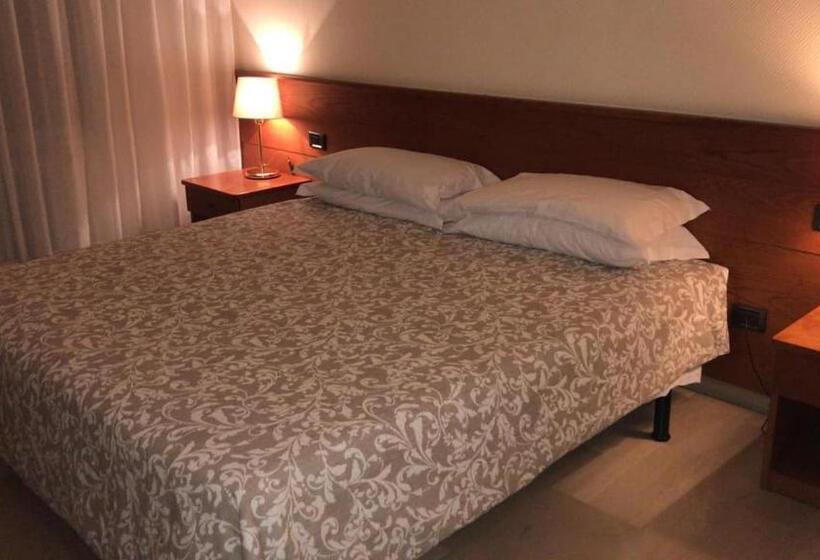 غرفة قياسية, Select