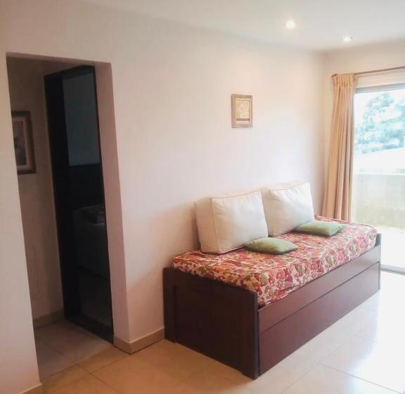 스탠다드 스튜디오, Las Brisas