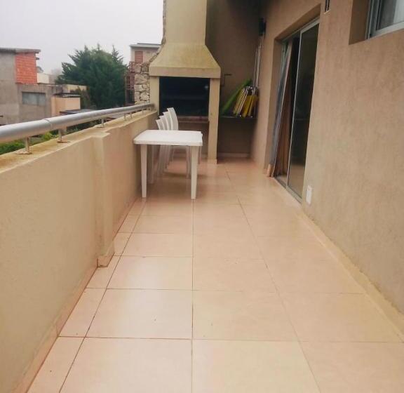 스탠다드 스튜디오, Las Brisas