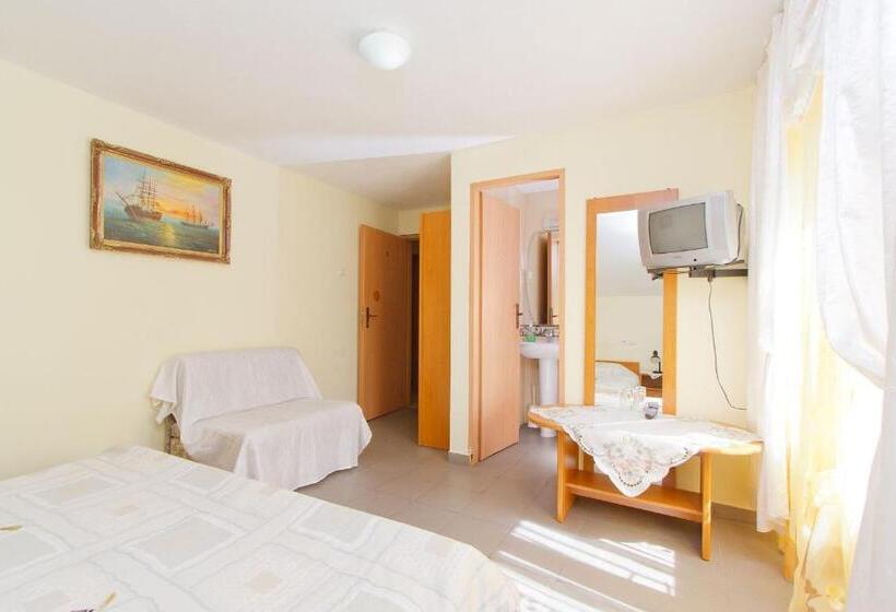 غرفة قياسية, Motel Evrica