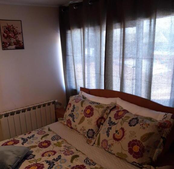 חדר סטנדרט חדר אמבטיה משותף, Hostal Torres Del Paine 2