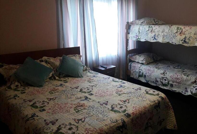 הכלכלה חדר לארבעה עם מקלחת משותפת, Hostal Torres Del Paine 2