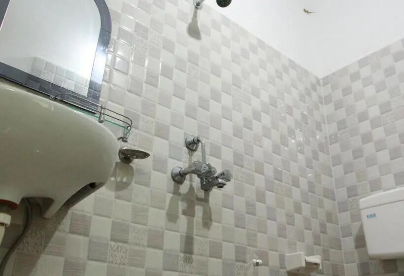 Yhden Hengen Huone Puutarhanäkymä, Sachi Home