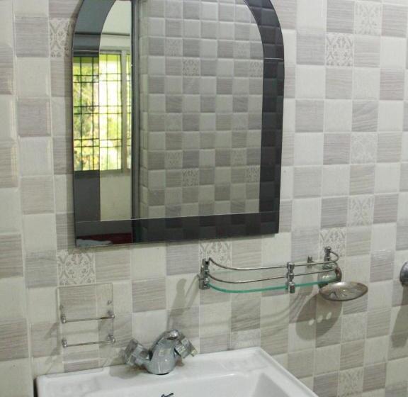 חדר יחיד נוף לגינה, Sachi Home