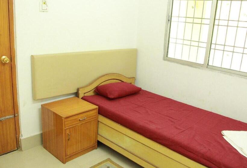 חדר יחיד נוף לגינה, Sachi Home