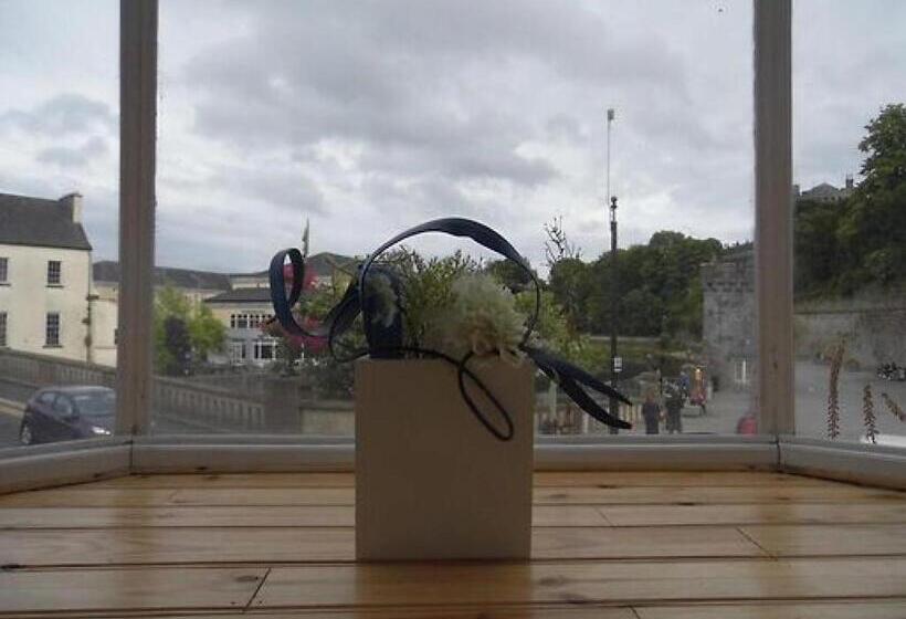 스탠다드 룸, The Waterfront Townhouse Accommodation