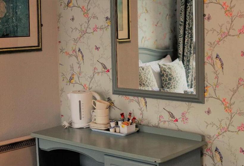Семейный Номер, The Waterfront Townhouse Accommodation