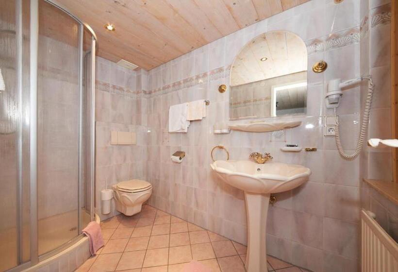 Aile Odası, Pension Pitze