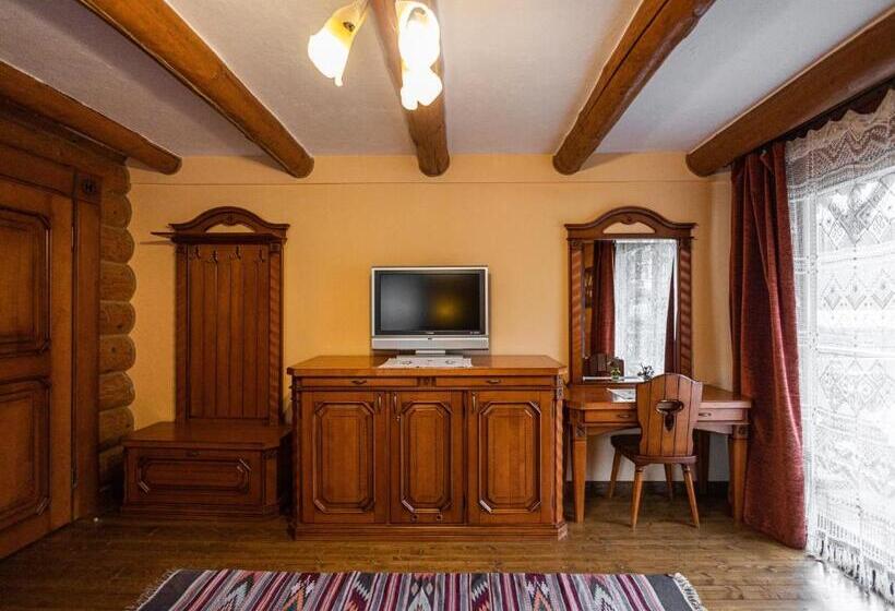 سوییت جونیور, Koruna