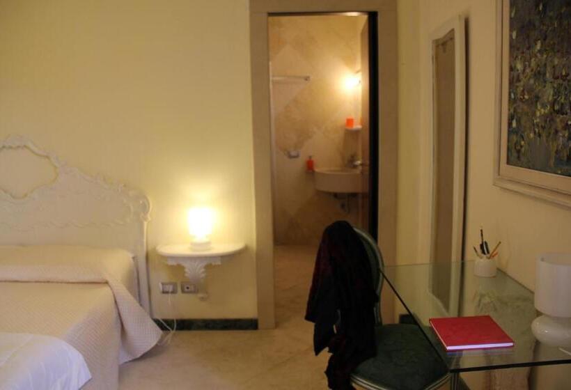 חדר סטנדרט לשלושה עם נוף לגינה, Sicilia Bedda B&b