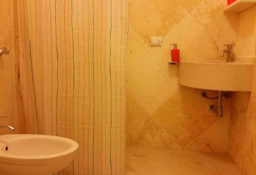 חדר סטנדרט לשלושה עם נוף לגינה, Sicilia Bedda B&b