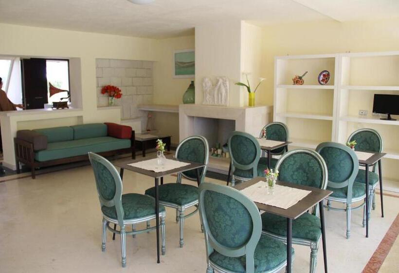 חדר לארבעה סטנדרטי עם נוף לגינה, Sicilia Bedda B&b