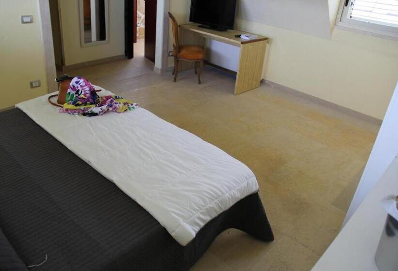 اتاق استاندارد چهارنفره با چشم‌انداز باغ, Sicilia Bedda B&b