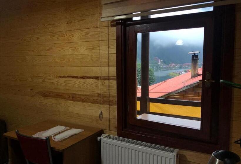 스탠다드 트리플 룸, Cerrahpaşa Sui̇te