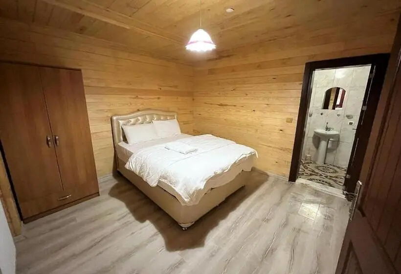 سوییت با چشمانداز باغ, Cerrahpasa Suite