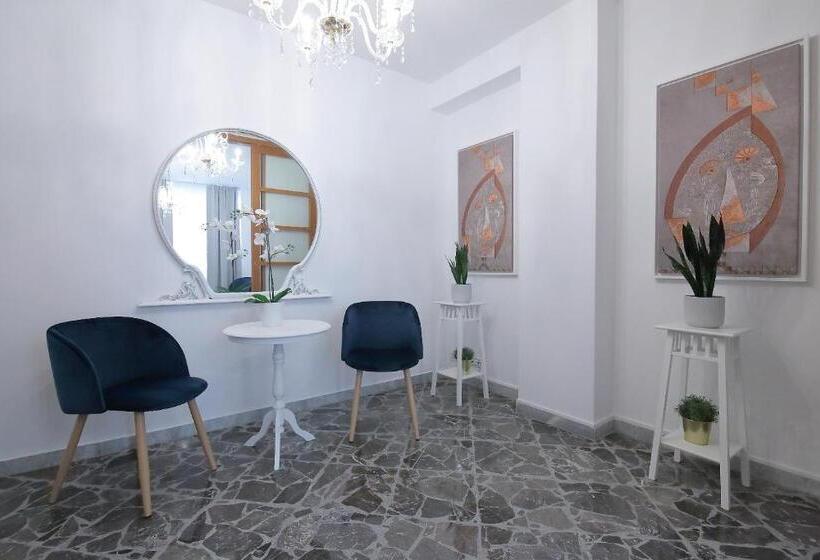 اتاق استاندارد با سرویس بهداشتی مشترک, Bari Suppa _ Terrace & Garden _