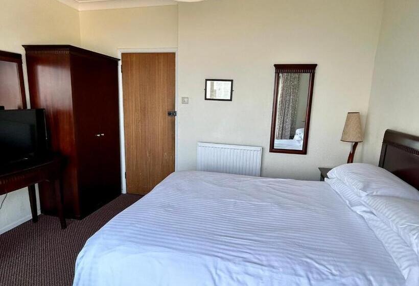 オーシャンビュースタンダードルームバルコニー付き, Bay View   Seafront, Sandown   Free Car Ferry