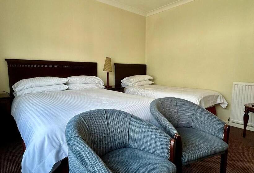 חדר משפחתי, Bay View   Seafront, Sandown   Free Car Ferry