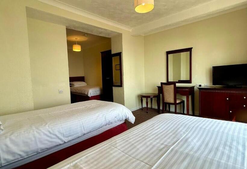 Triple Room Sea View, Bay View   Seafront, Sandown   Free Car Ferry