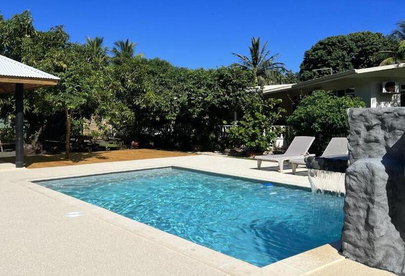 اتاق استاندارد چهار تخته, Pare Lodge Tahiti