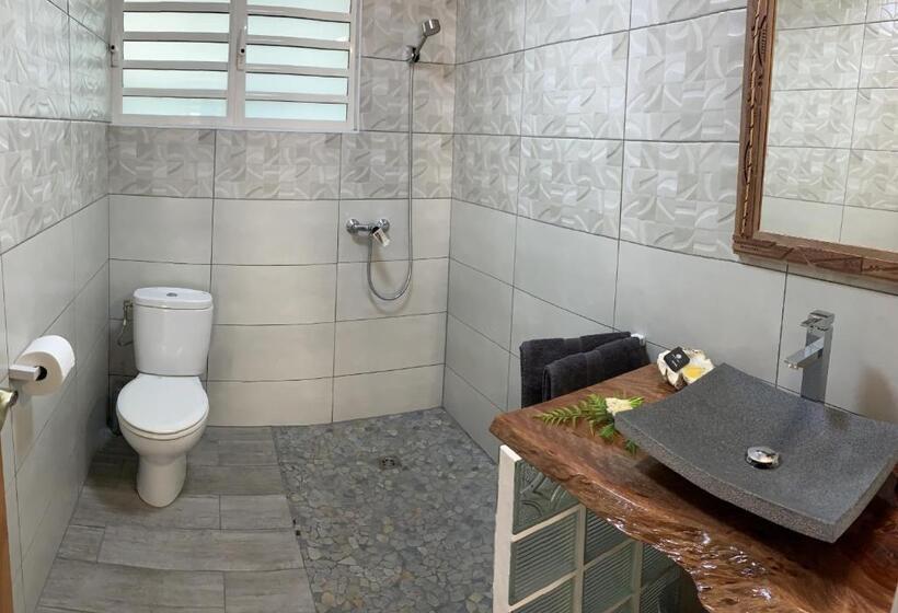 بانگلوی لوکس, Pare Lodge Tahiti