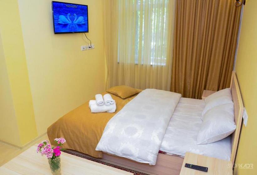 سوییت, Narek B&b